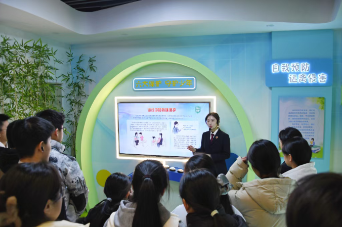 法治日报头版头条点赞青检这项工作！